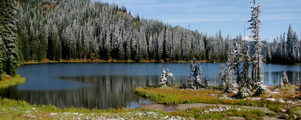 Canada - BC - 05 - dusting of snow at Vermillion pass in Kootenay National Park